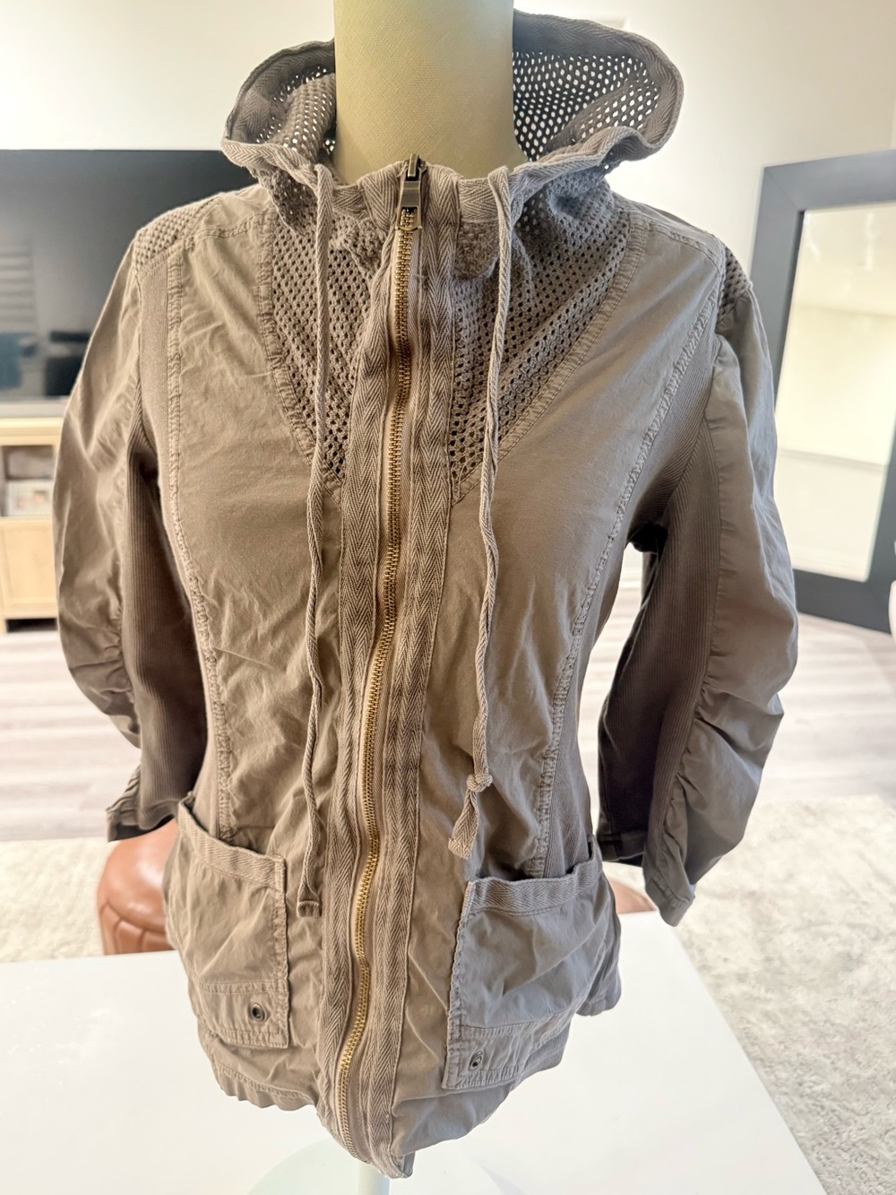 Wearables XCVI lightweight utility cargo zip jacket ruched sleeves Small